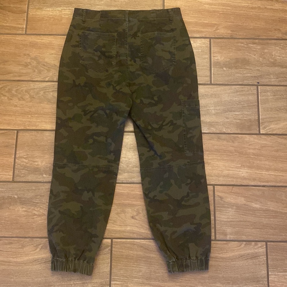BP Cropped Camouflage 29 - Picture 3 of 8